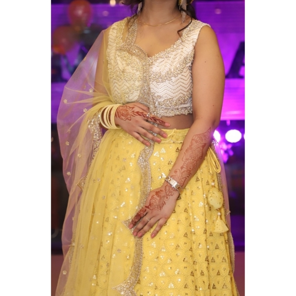 Yellow lehnga - Picture 1 of 4